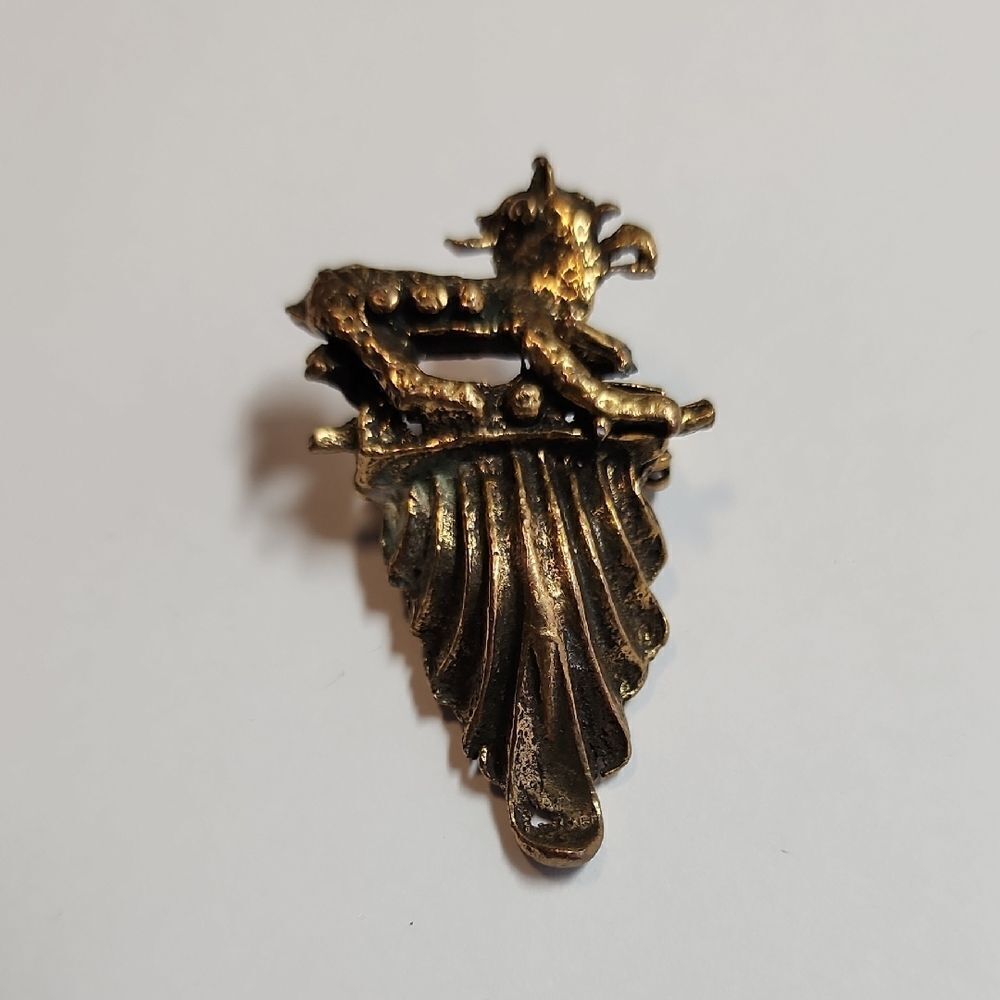 Elegant Gold-Toned Brooch